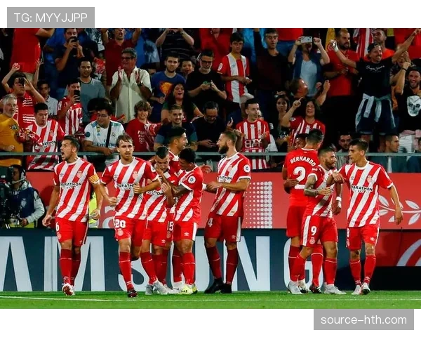 哥伦比亚队锋线火力全开，助力球队取得关键胜利